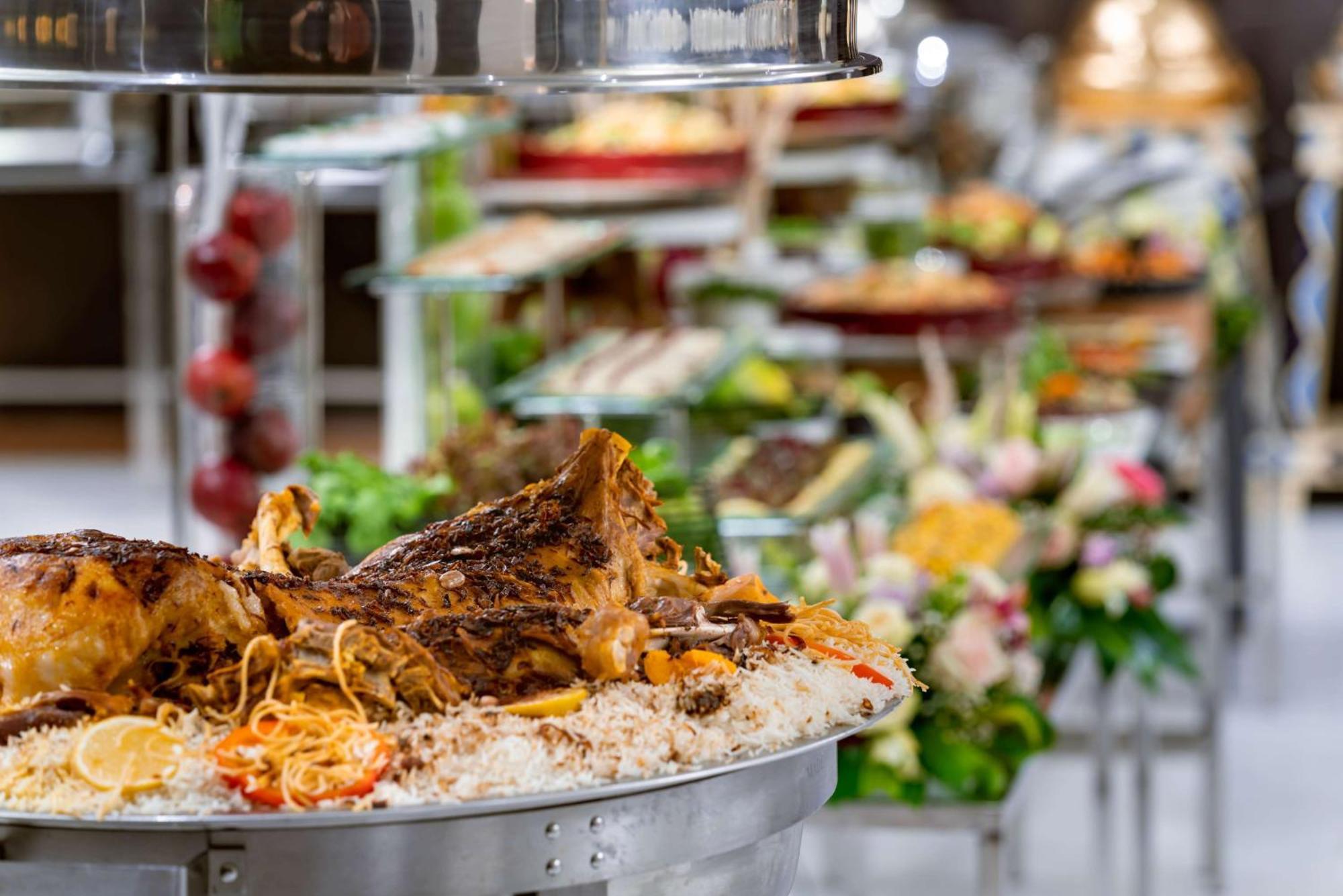 Radisson Blu Hotel Riyadh Qurtuba Extérieur photo A buffet at a hotel