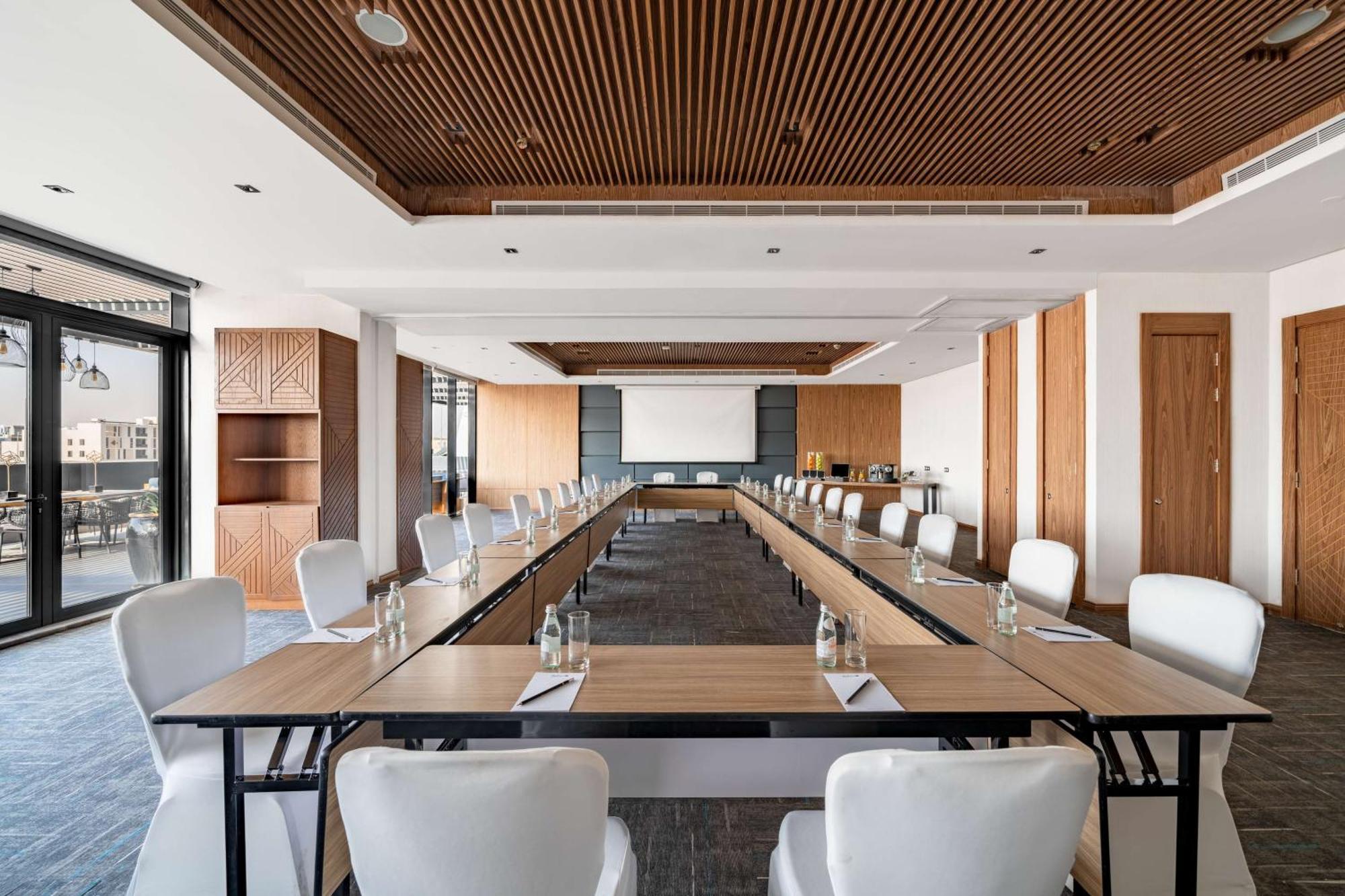 Radisson Blu Hotel Riyadh Qurtuba Extérieur photo Meeting room
