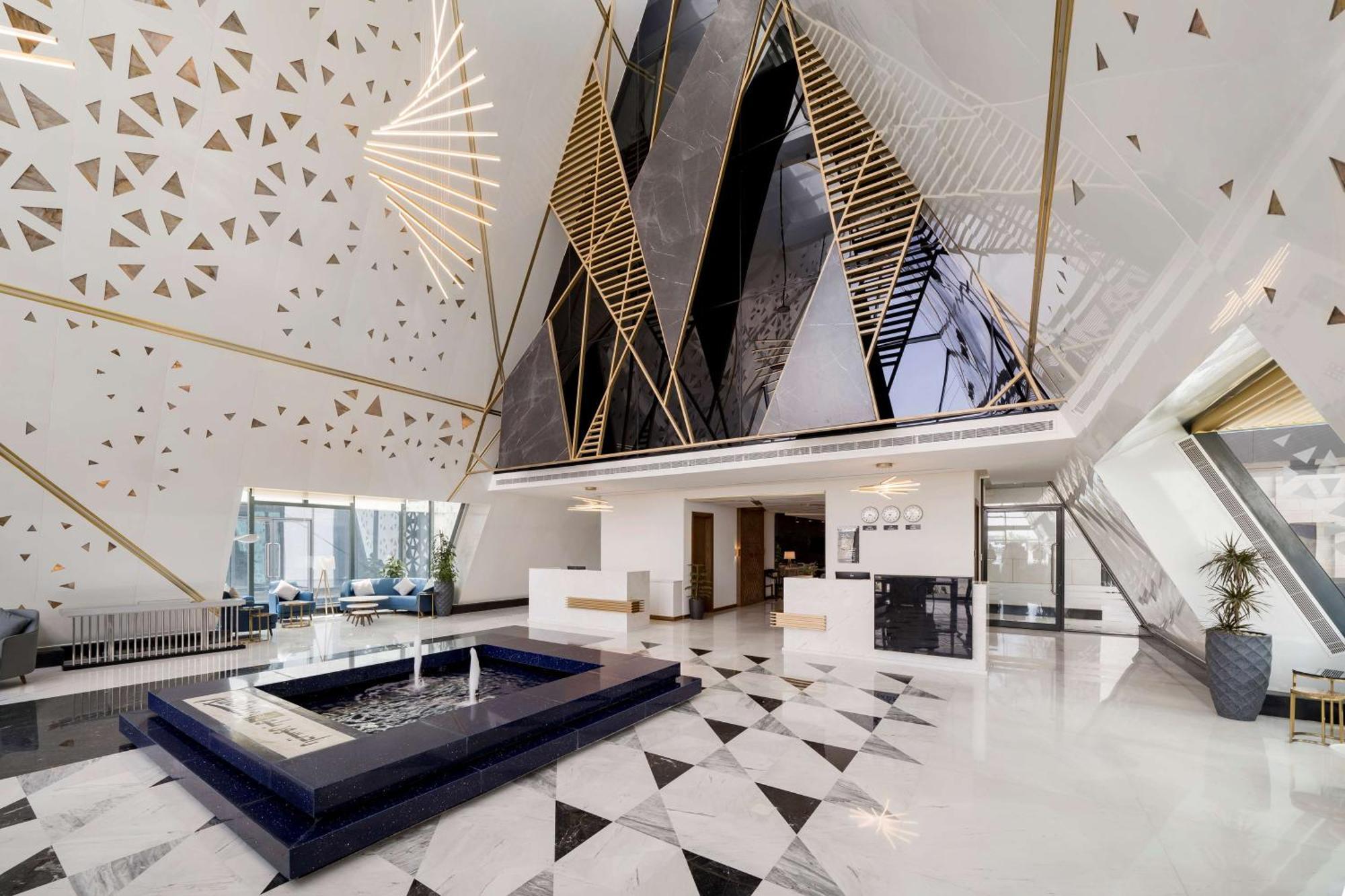 Radisson Blu Hotel Riyadh Qurtuba Extérieur photo The lobby of the hotel
